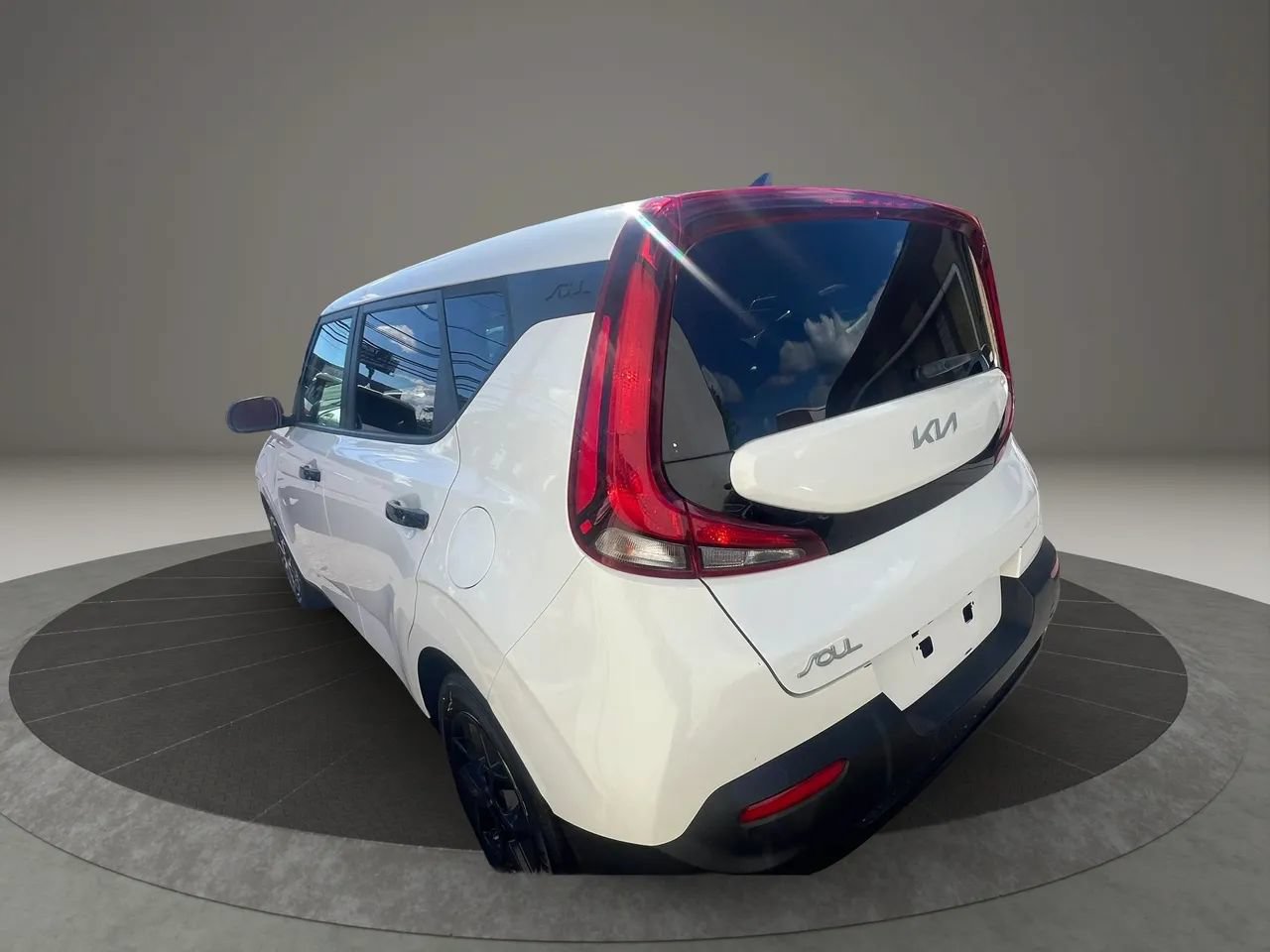 Used 2022 Kia Soul LX w/ Technology Package FWD image 7
