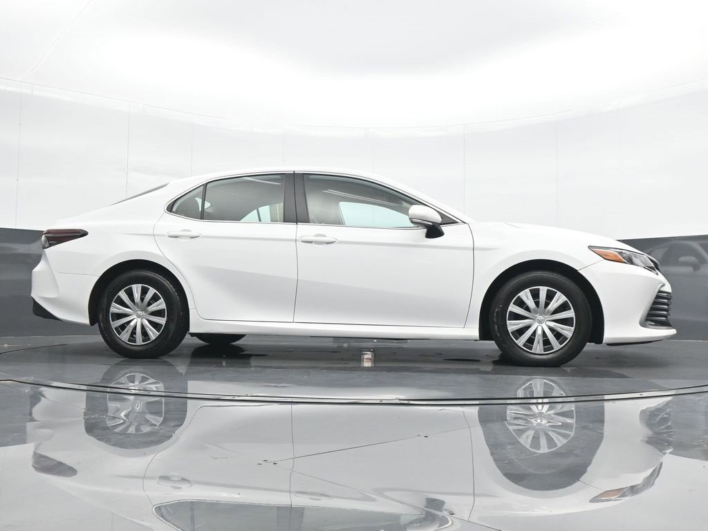 Used 2022 Toyota Camry LE image 22