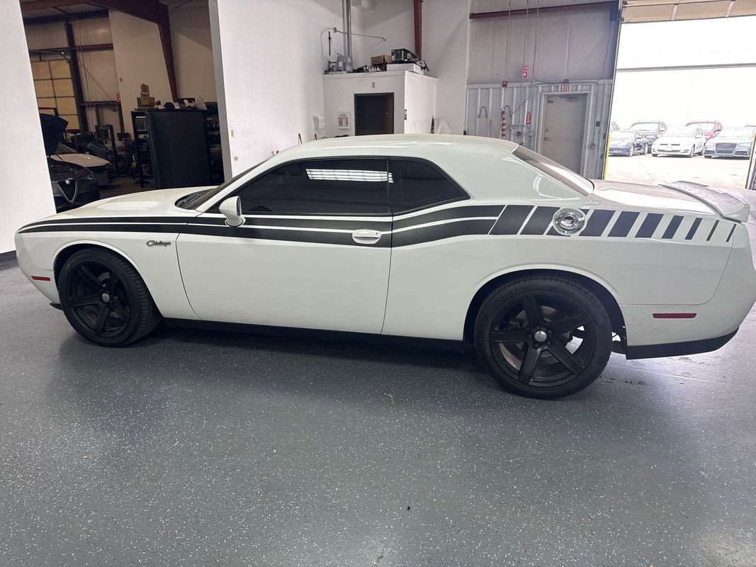 Used 2016 Dodge Challenger SXT w/ Driver Convenience Group image 7