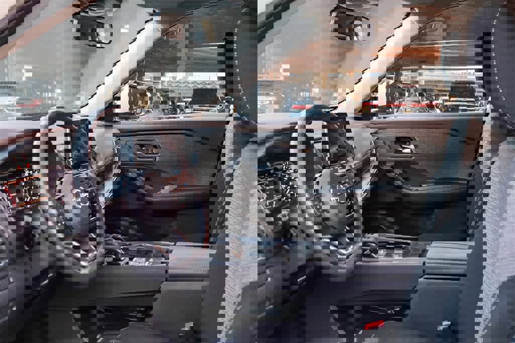 Used 2023 Nissan Rogue SV image 18