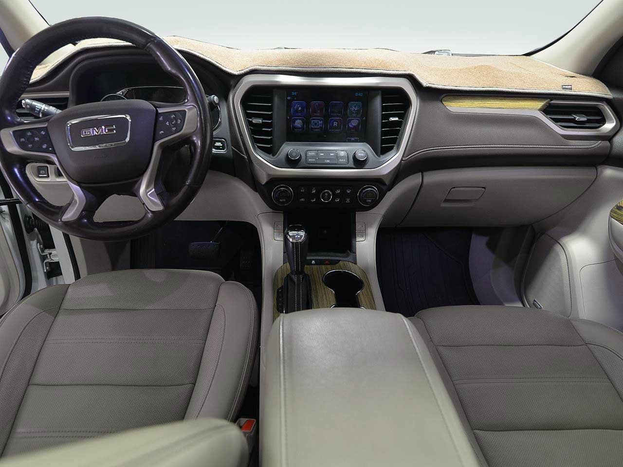 Used 2018 GMC Acadia Denali w/ Technology Package FWD image 15