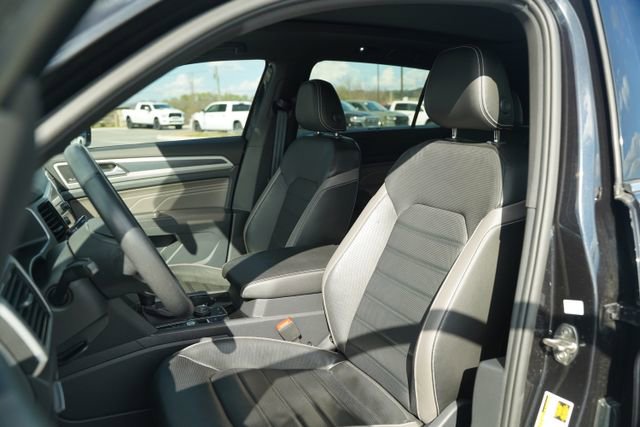 Used 2023 Volkswagen Atlas Cross Sport SEL Premium R-Line image 35