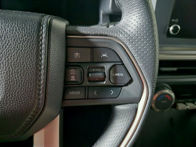 Certified 2025 Toyota 4Runner SR5 AWD/4WD image 19