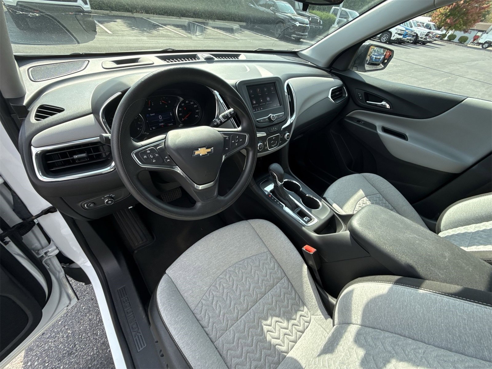 Used 2022 Chevrolet Equinox LS w/ LS Convenience Package image 10