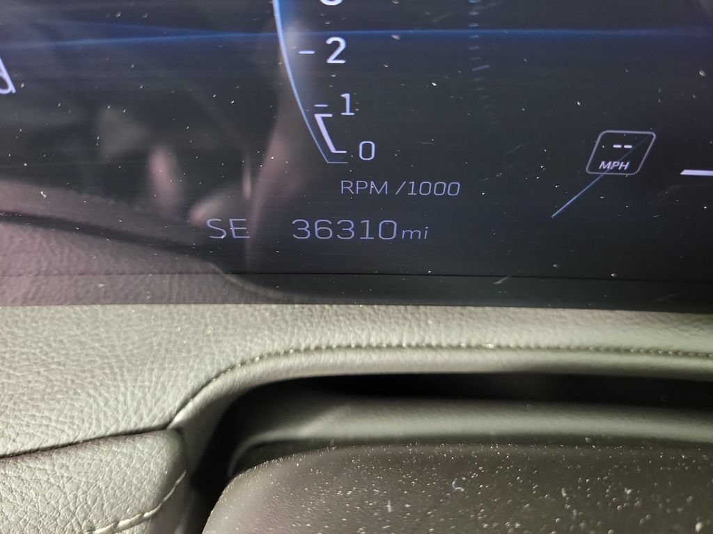 Used 2025 Cadillac XT4 Premium Luxury FWD image 25
