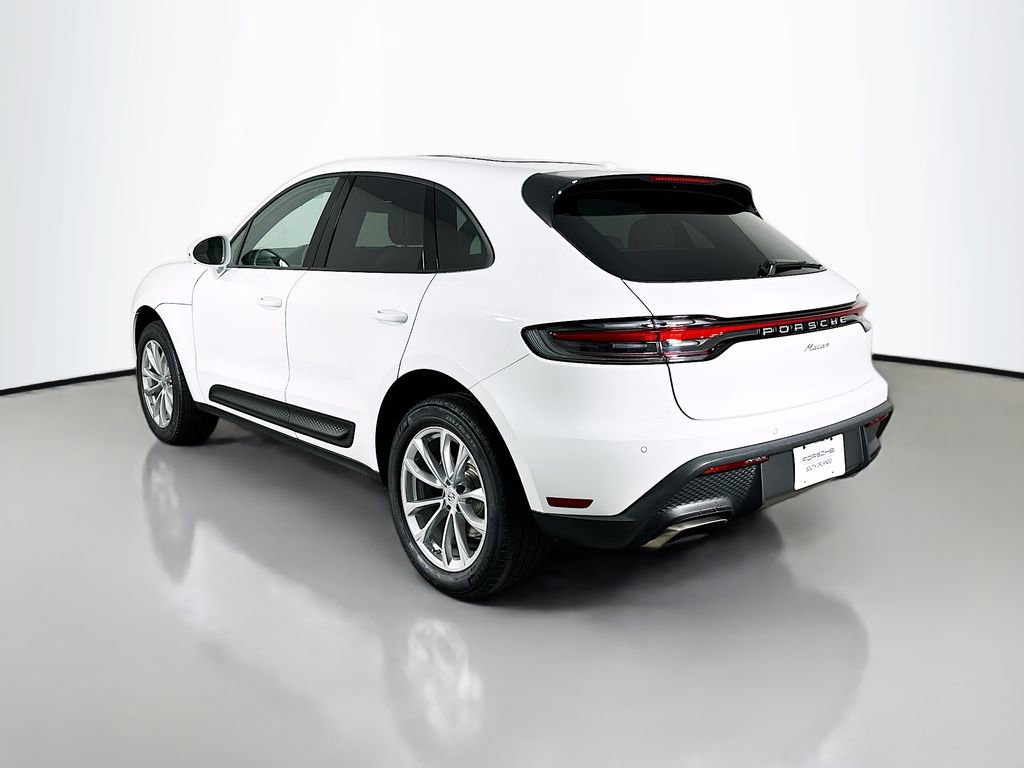 Used 2025 Porsche Macan image 3