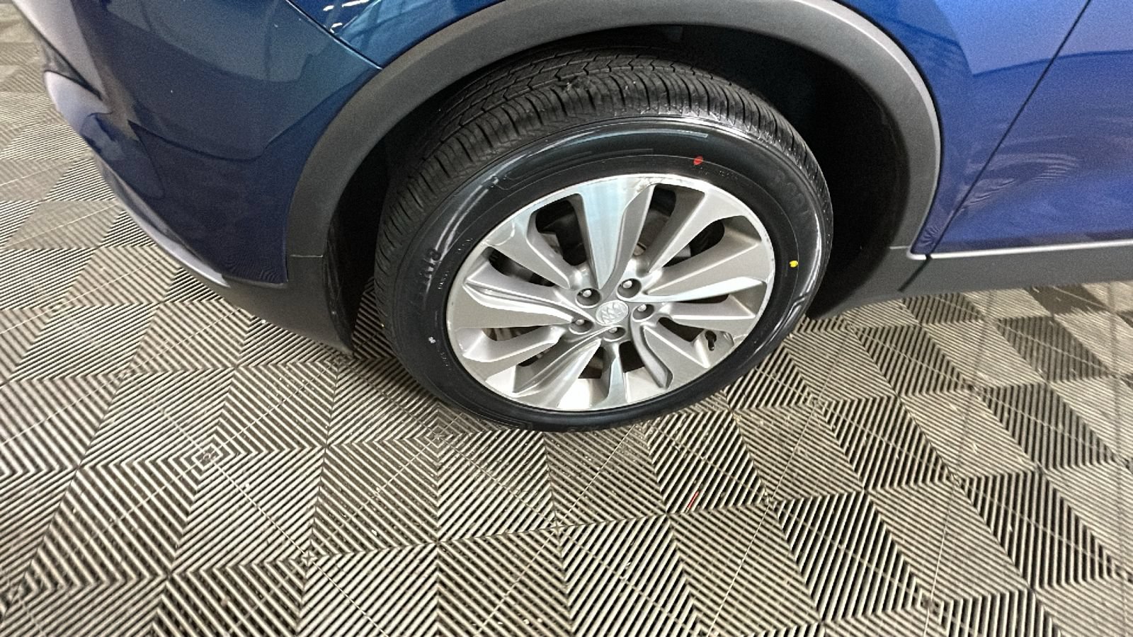 Used 2020 Buick Encore Preferred FWD image 11