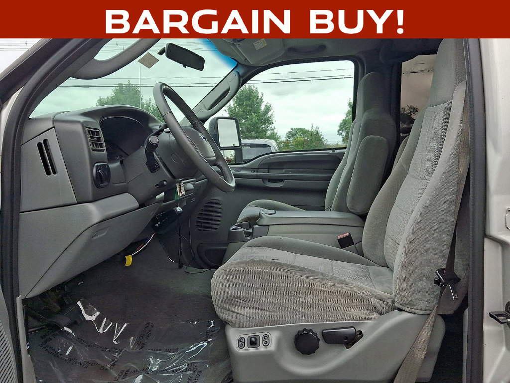 Used 2004 Ford Excursion XLT AWD/4WD image 16