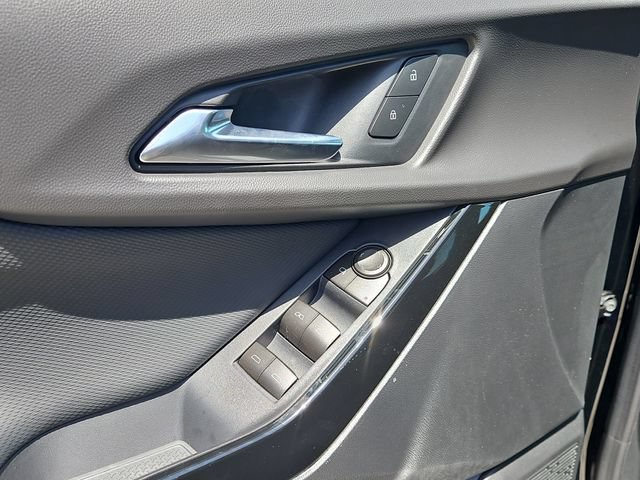 New 2026 Chevrolet Equinox LT w/ Safety and Technology Package FWD image 9