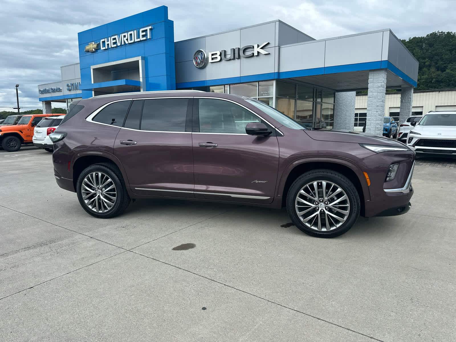 New 2026 Buick Enclave Avenir w/ Super Cruise Package image 2