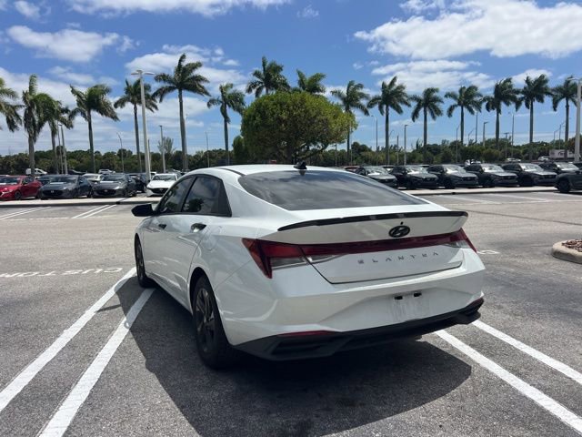 Used 2022 Hyundai Elantra SEL w/ Convenience Package image 19