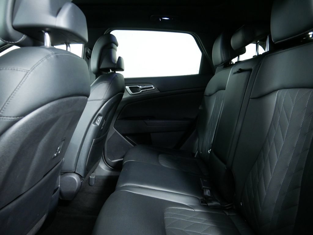 Certified 2025 Kia Sportage X-Line w/ Premium Package AWD/4WD image 18