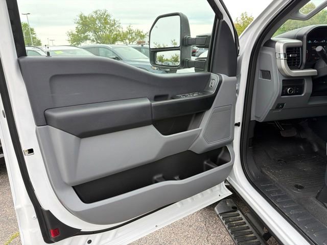 New 2026 Ford F350 XL w/ FX4 Off-Road Package AWD/4WD image 10