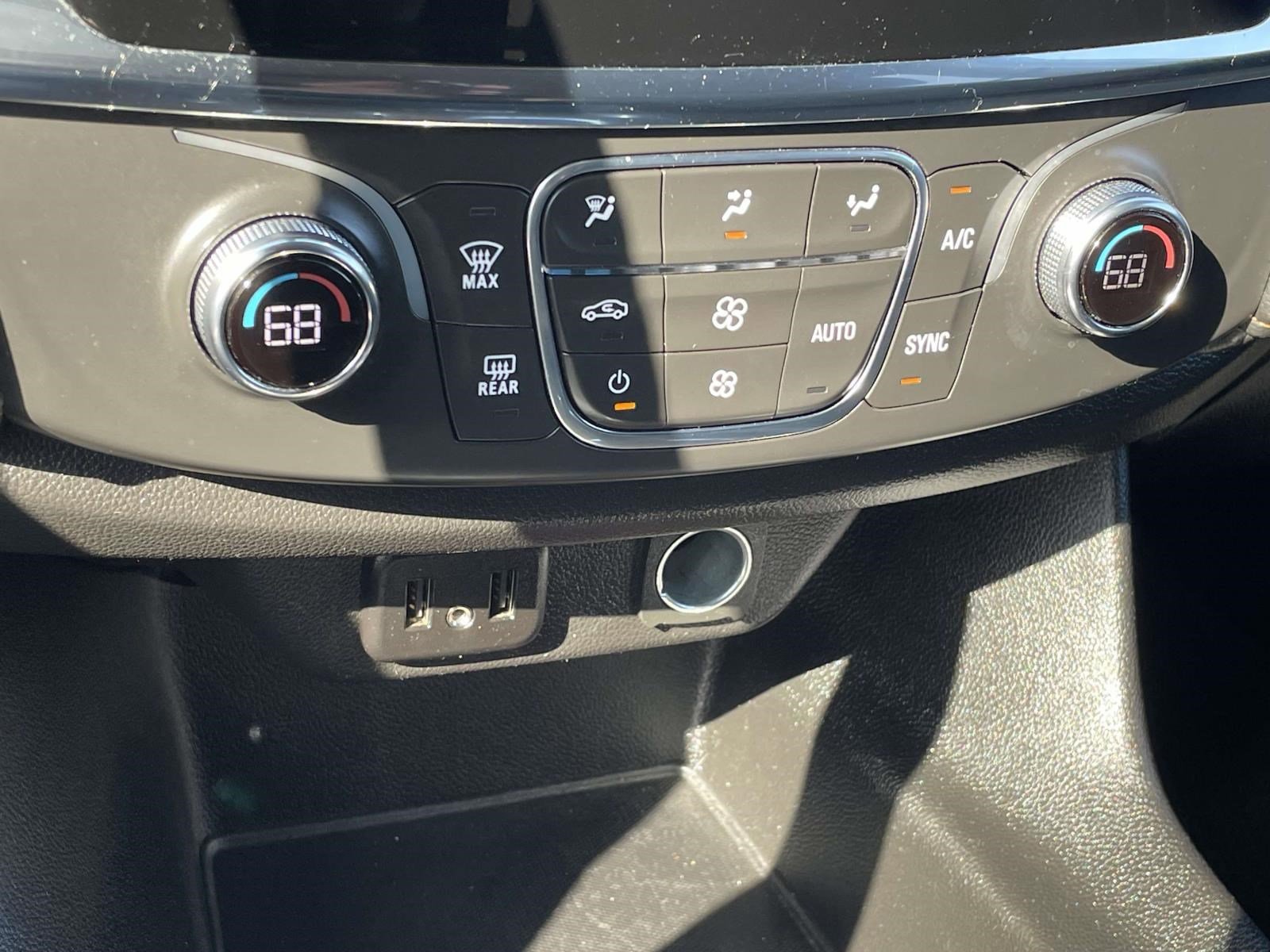 Used 2021 Chevrolet Traverse LS FWD image 35
