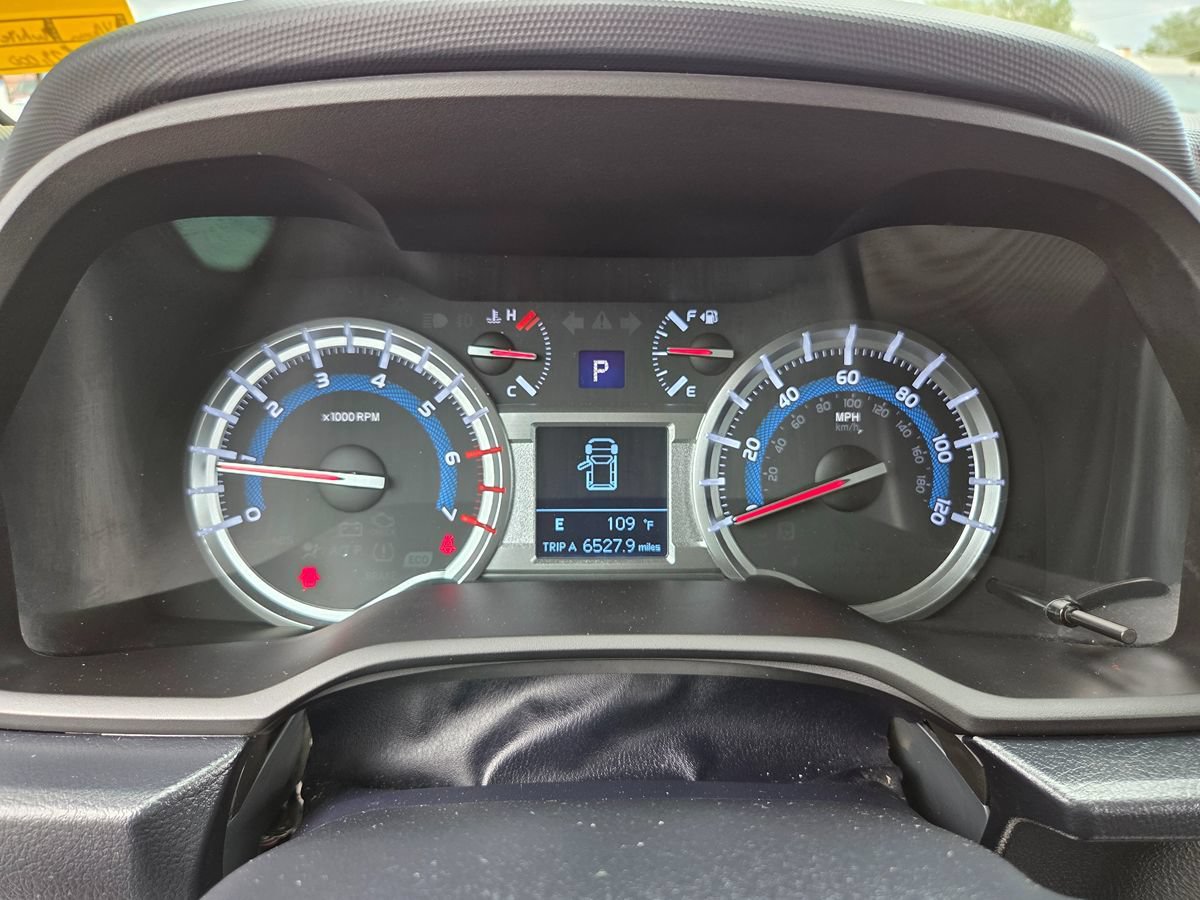Used 2018 Toyota 4Runner SR5 AWD/4WD image 39