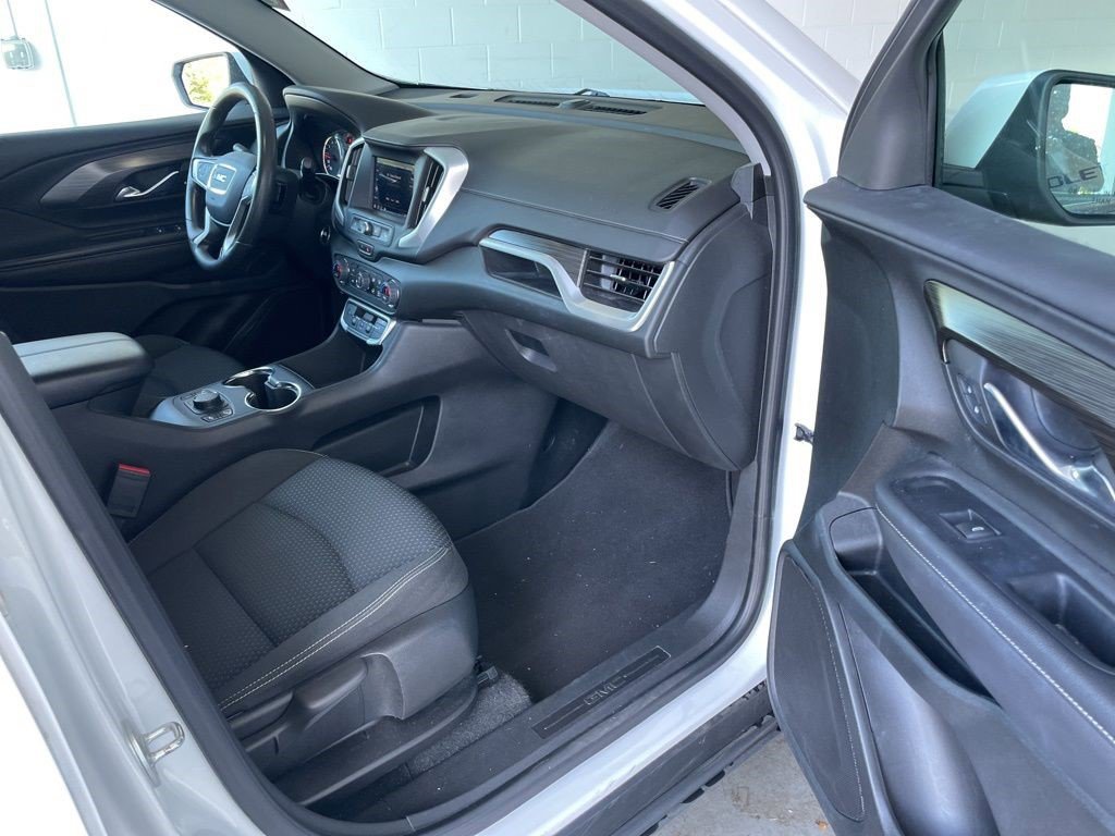 Certified 2022 GMC Terrain SLE w/ Driver Convenience Package image 15