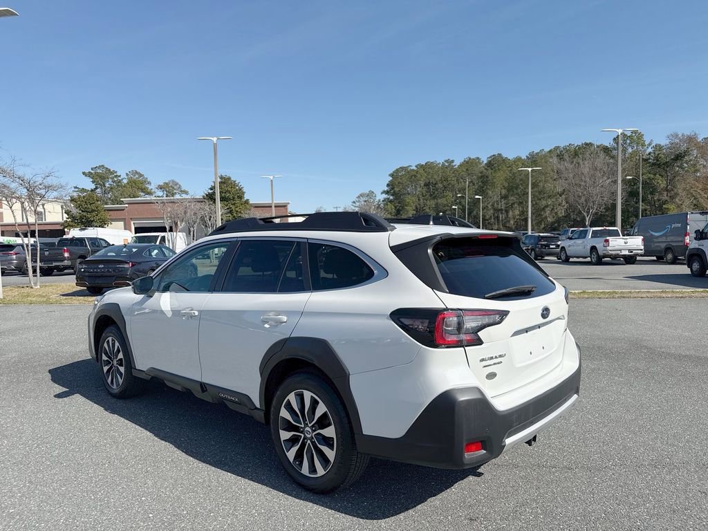 Used 2023 Subaru Outback Limited image 4