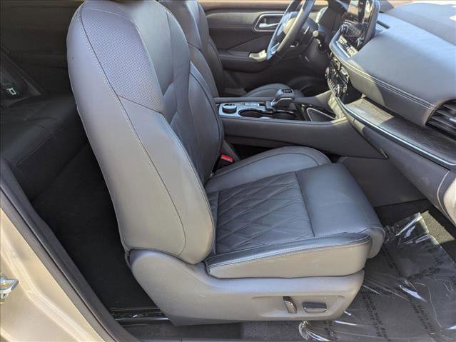 Used 2023 Nissan Rogue Platinum w/ Platinum Premium Package image 23