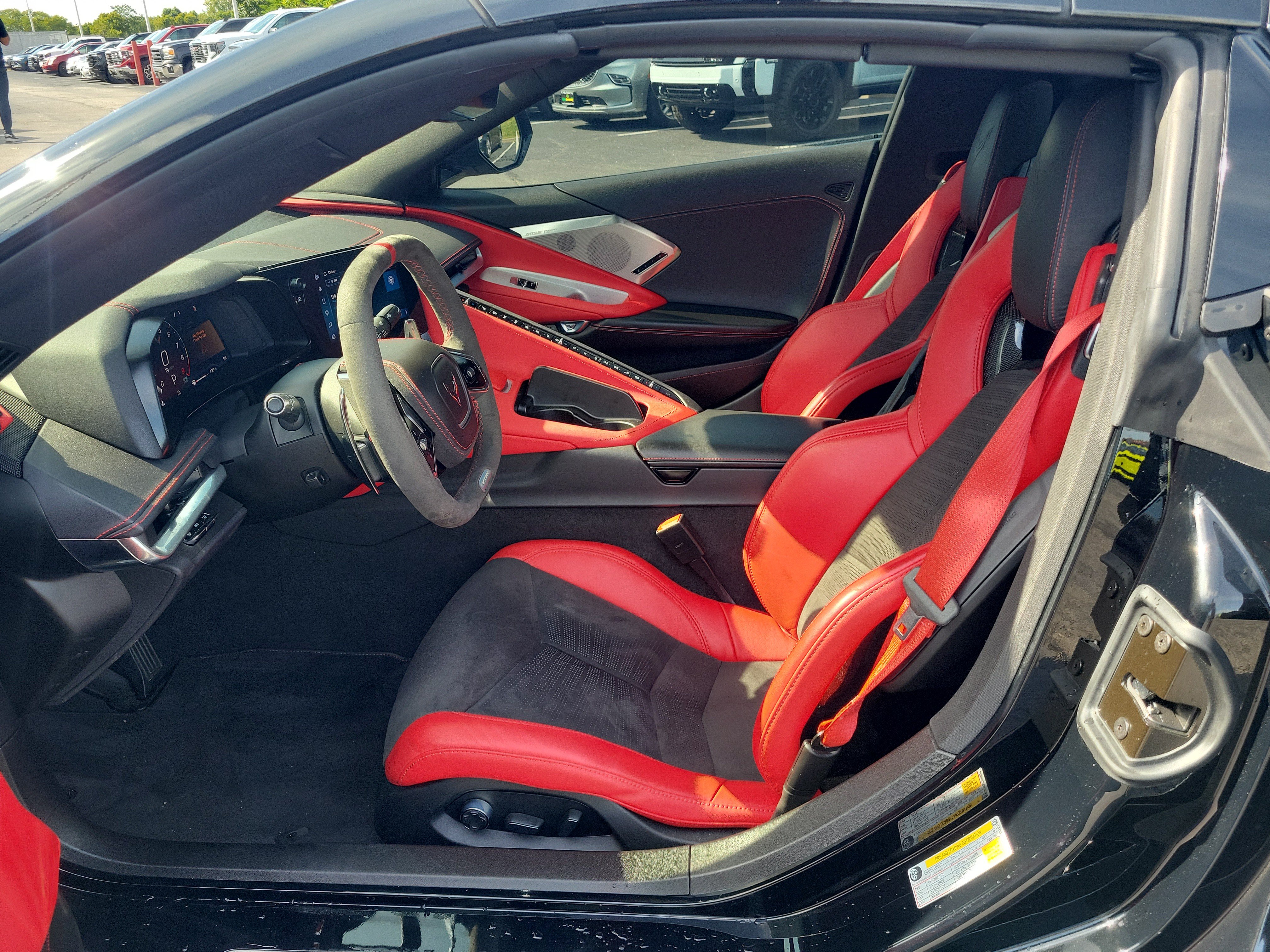 Used 2025 Chevrolet Corvette Z06 RWD image 9