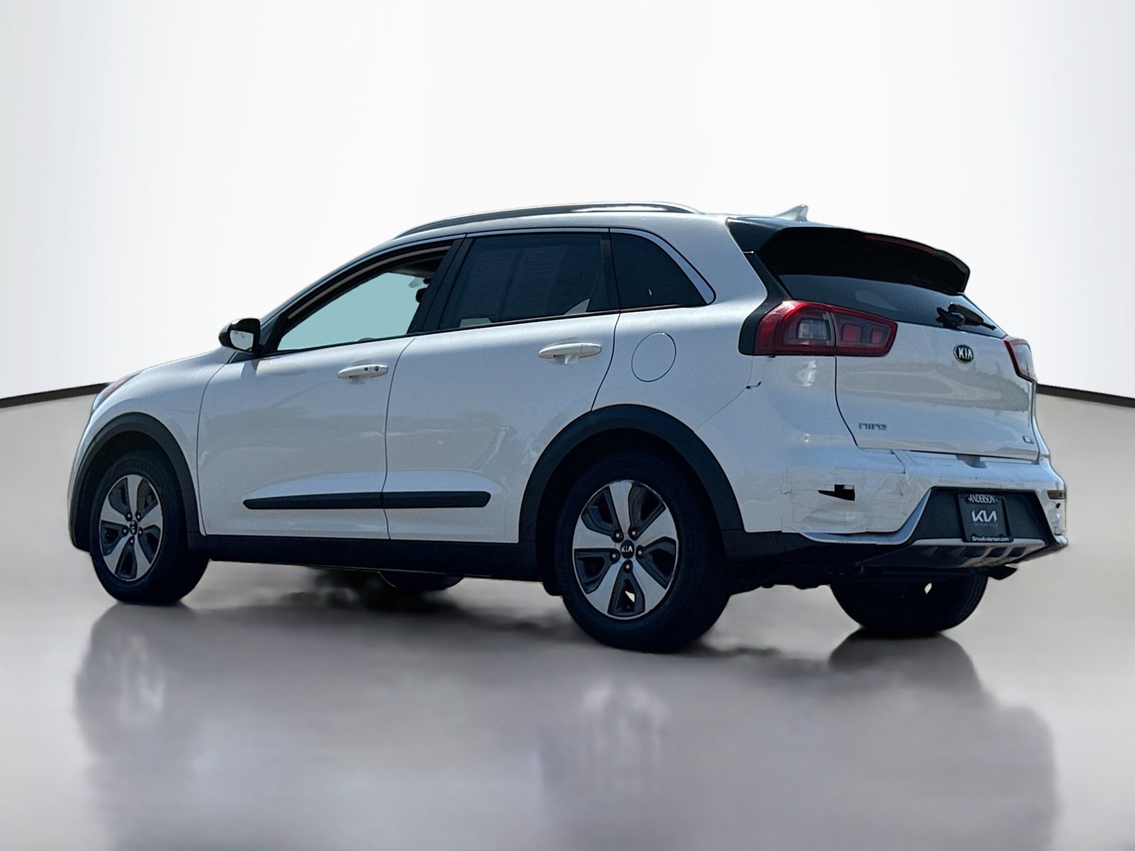 Used 2017 Kia Niro LX FWD image 14