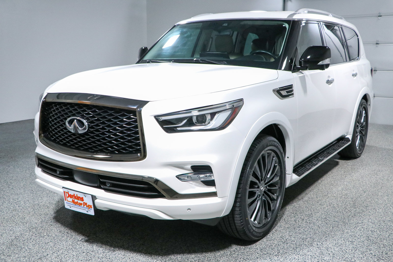 Used 2023 INFINITI QX80 Premium Select w/ Cargo Package RWD image 36