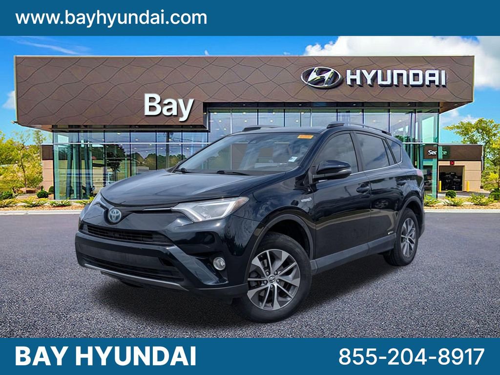 Used 2017 Toyota RAV4 XLE image 1