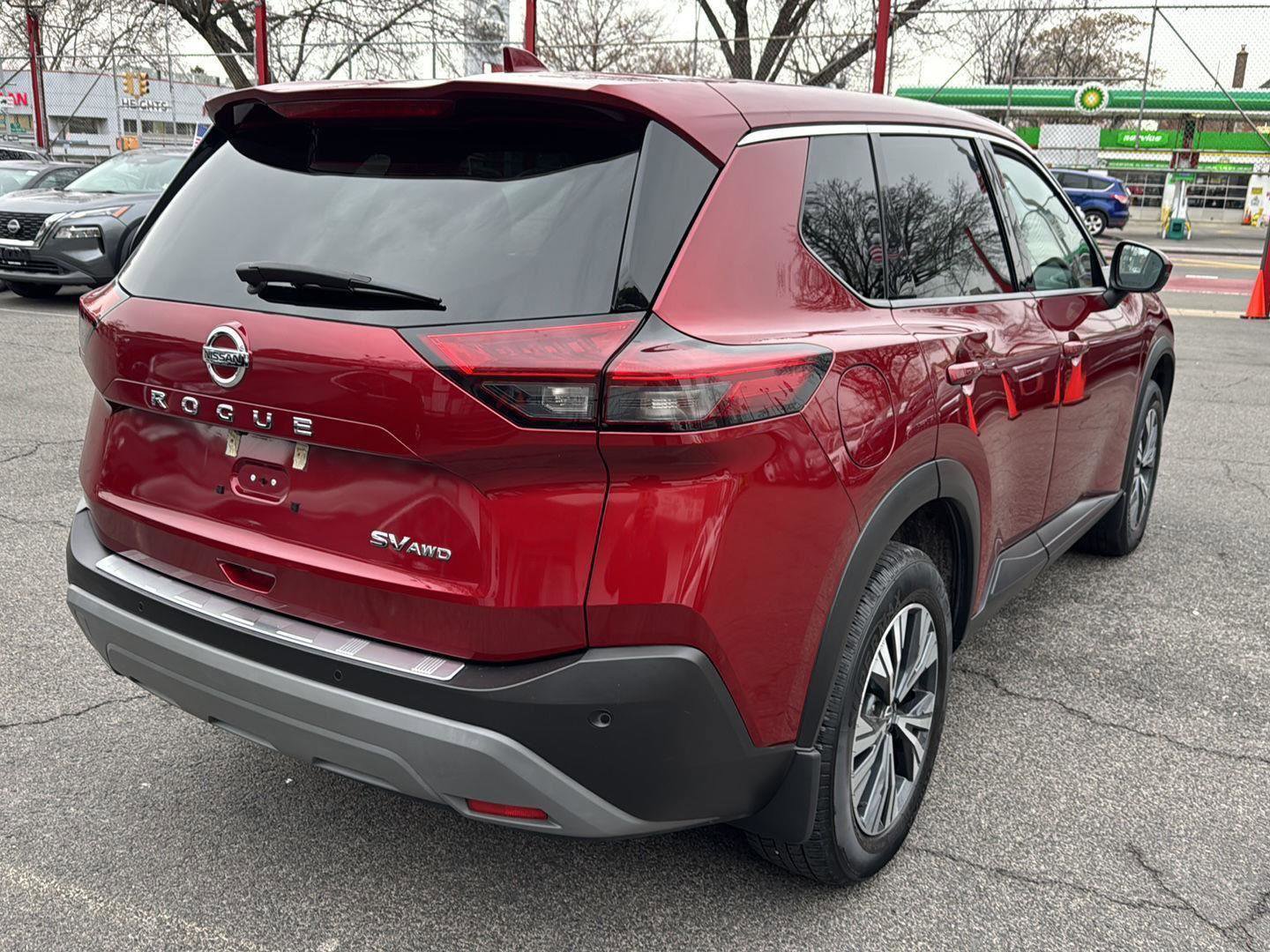 Used 2021 Nissan Rogue SV image 10