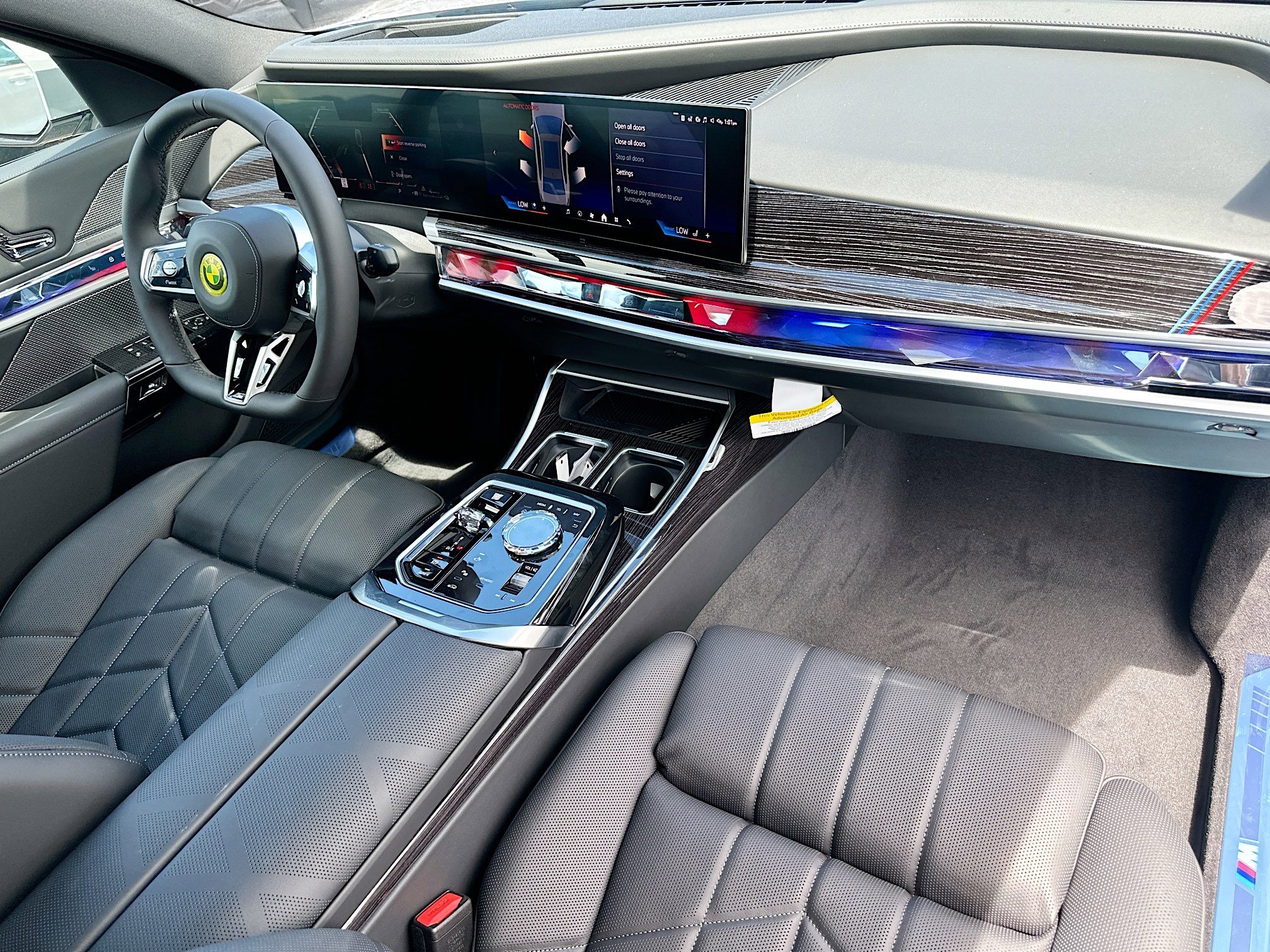 New 2026 BMW 750e xDrive w/ Executive Package image 25