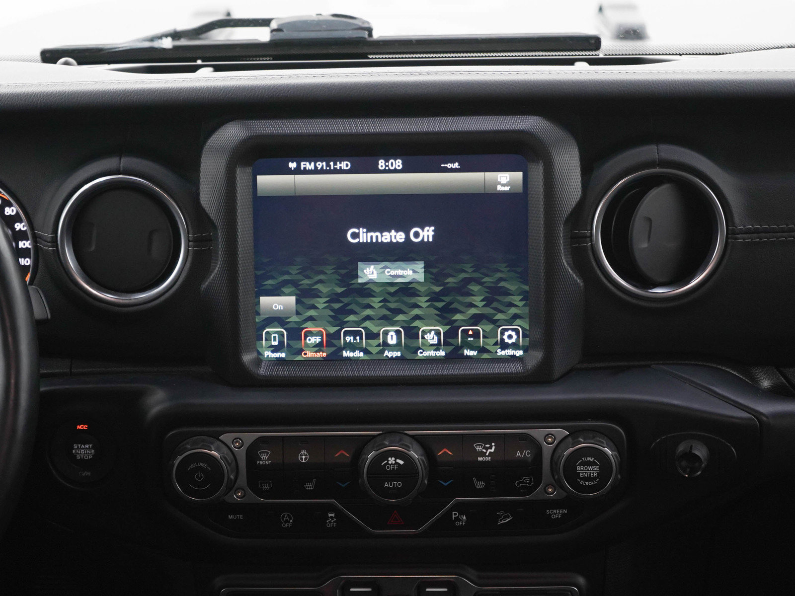 Used 2020 Jeep Wrangler Unlimited Sahara w/ Uconnect 4C Nav & Sound Group AWD/4WD image 15