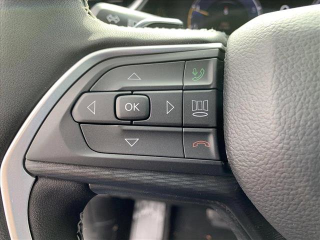 New 2025 Jeep Grand Cherokee Altitude image 13