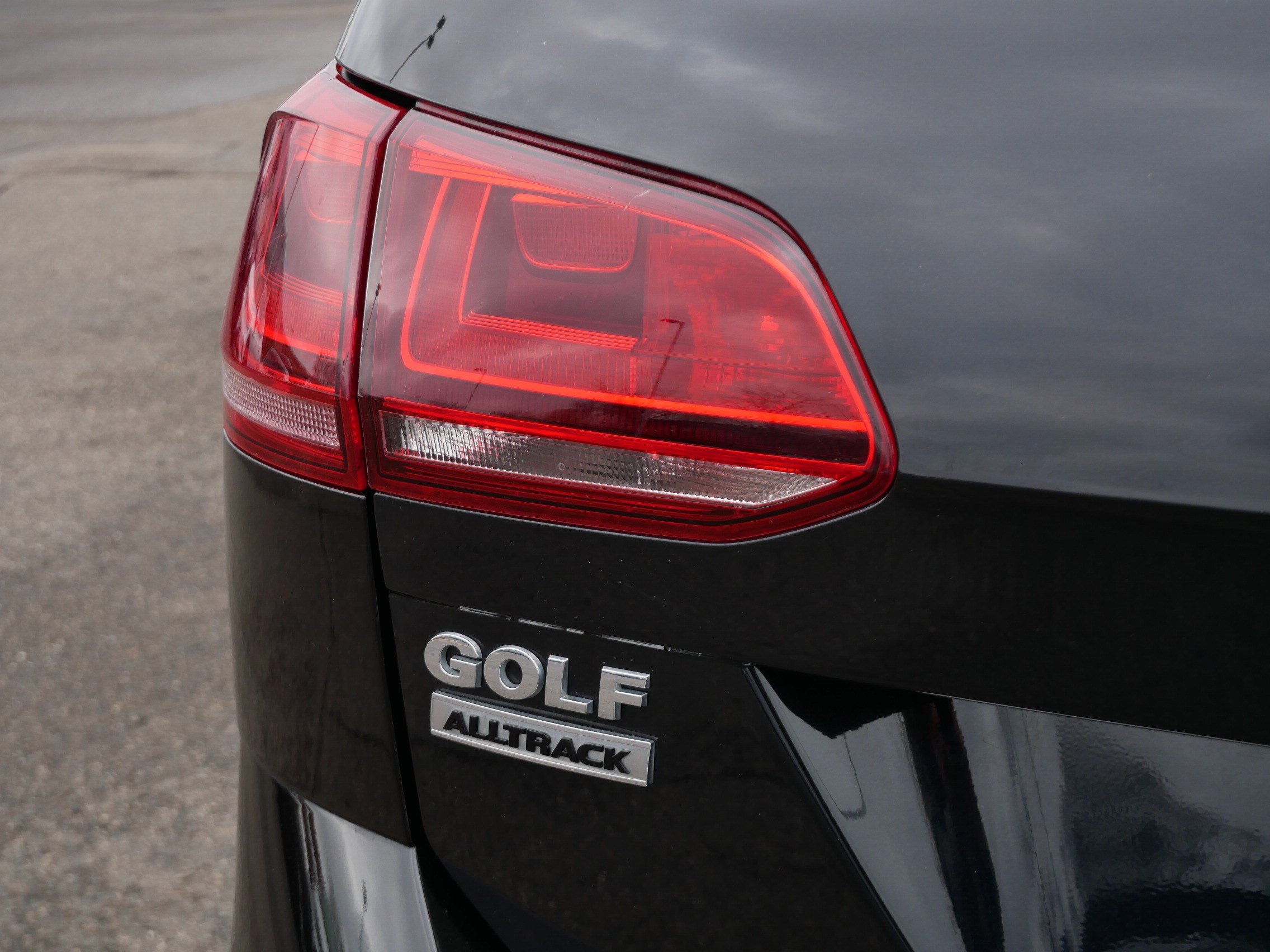 Used 2017 Volkswagen Golf Alltrack S image 17