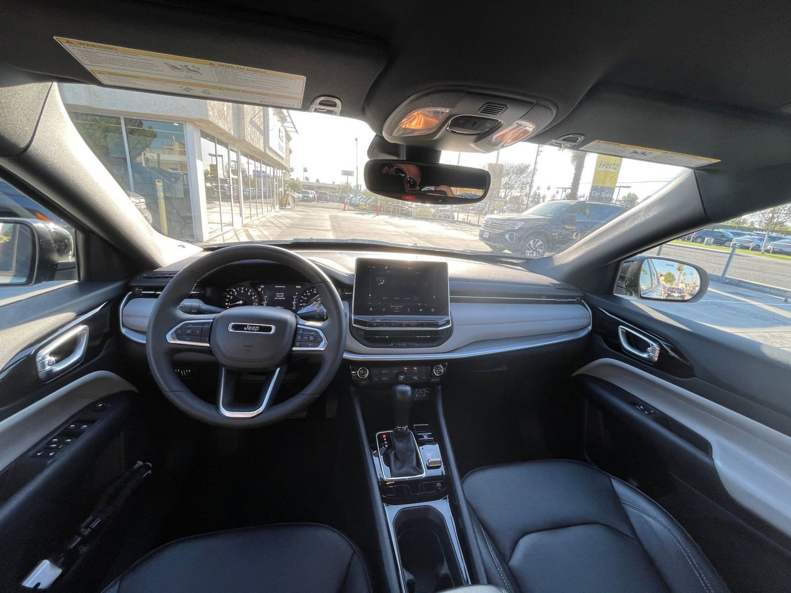 Used 2025 Jeep Compass Limited image 35