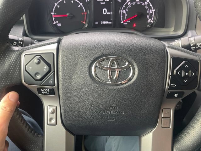 Used 2022 Toyota 4Runner SR5 AWD/4WD image 14