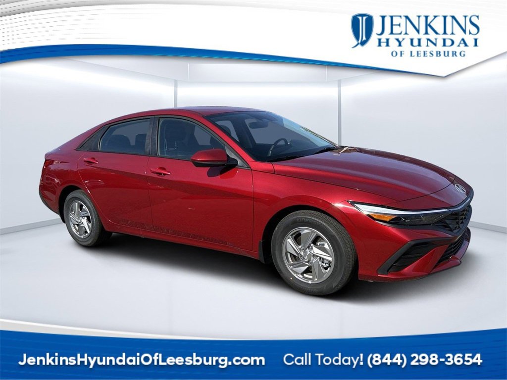 New 2025 Hyundai Elantra SE