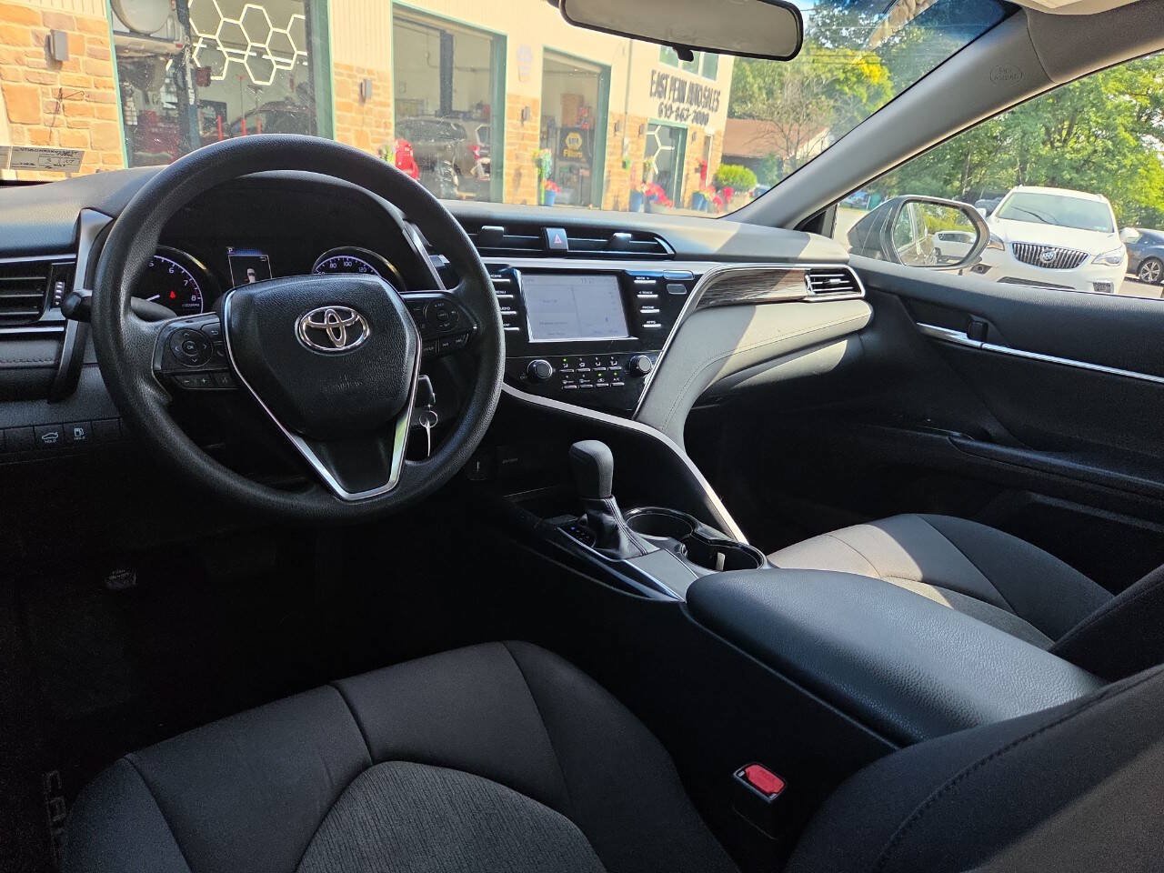 Used 2019 Toyota Camry LE FWD image 21