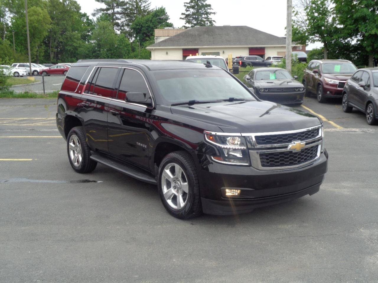 Used 2016 Chevrolet Tahoe LT w/ Luxury Package RWD image 3