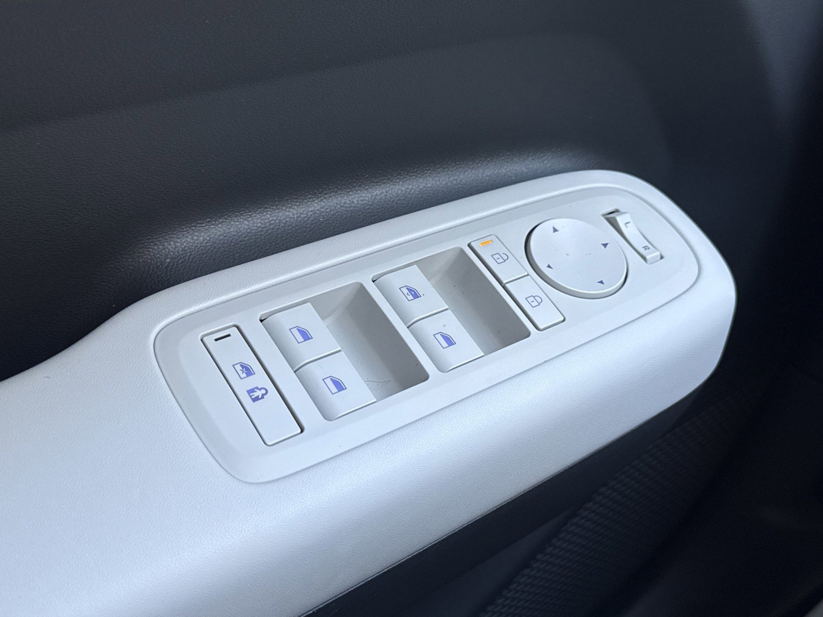 Used 2026 Hyundai Santa Fe SE image 18