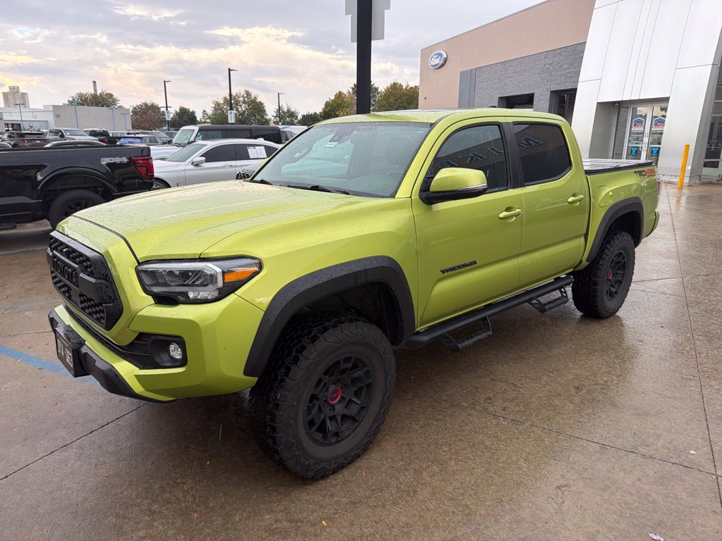 Used 2023 Toyota Tacoma TRD Off-Road w/ TRD Premium Off Road Package AWD/4WD image 3