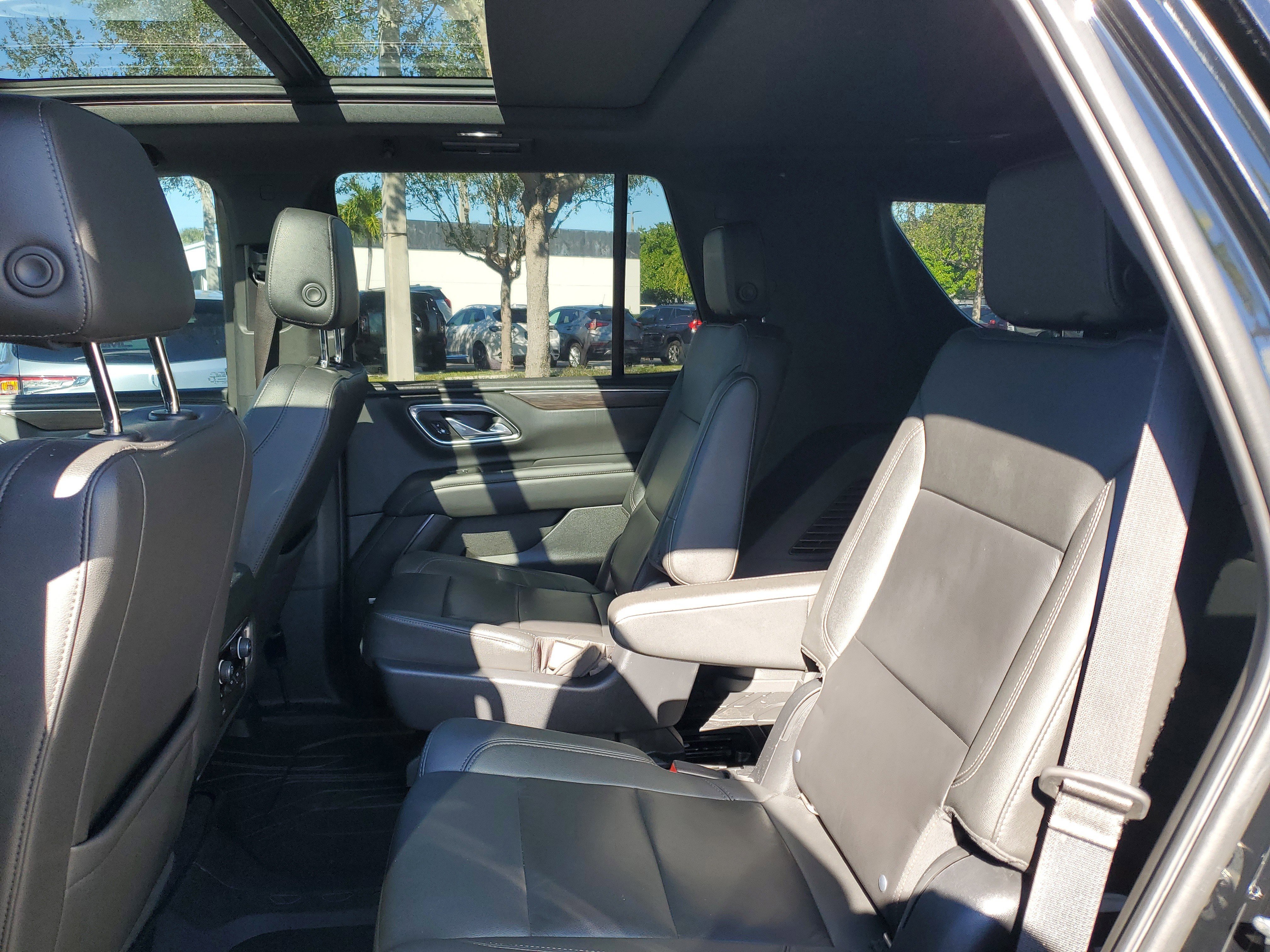 Used 2022 Chevrolet Tahoe LT w/ LT Signature Package image 6