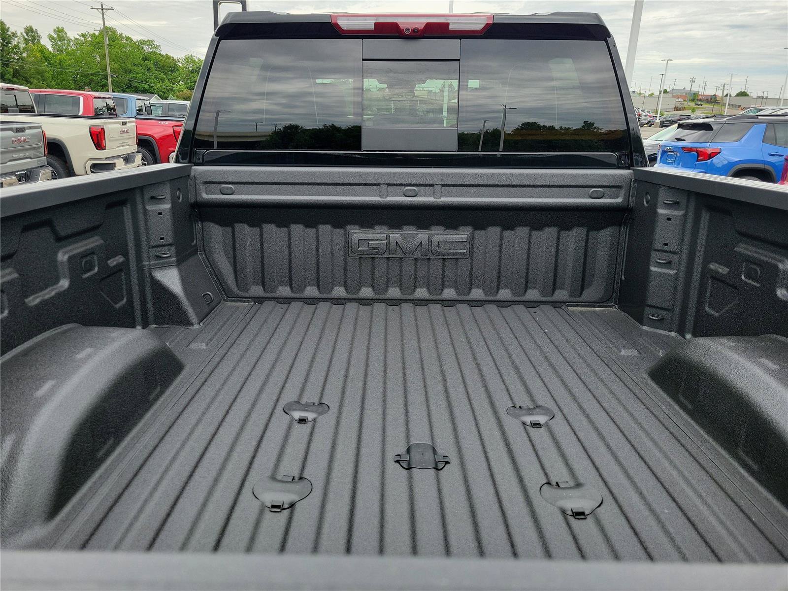 New 2026 GMC Sierra 2500 AT4X w/ LPO, Black Badging Package AWD/4WD image 9