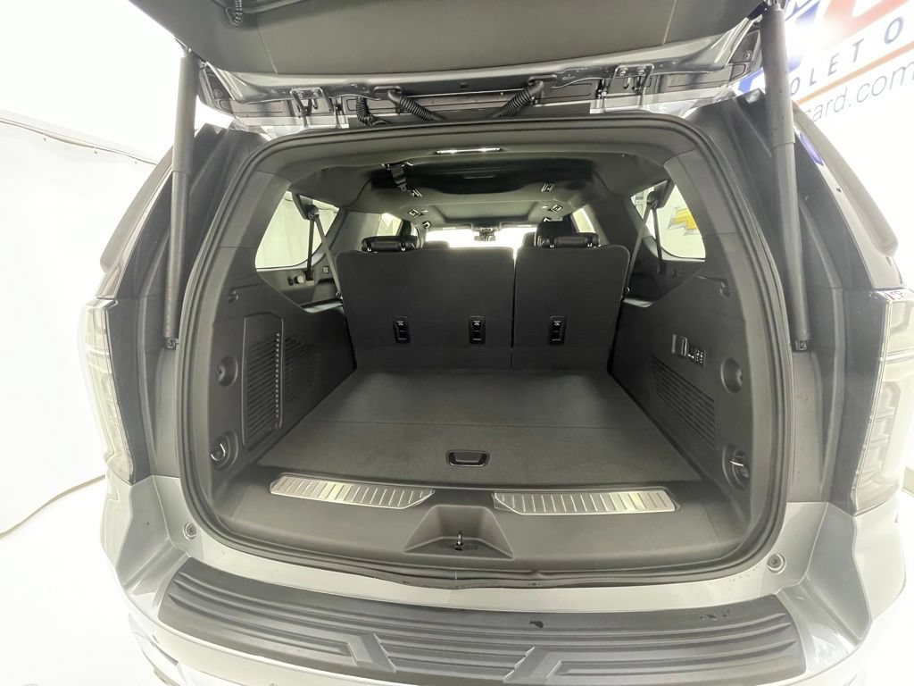 New 2026 Chevrolet Suburban Premier w/ Sun And Tow Package AWD/4WD image 6