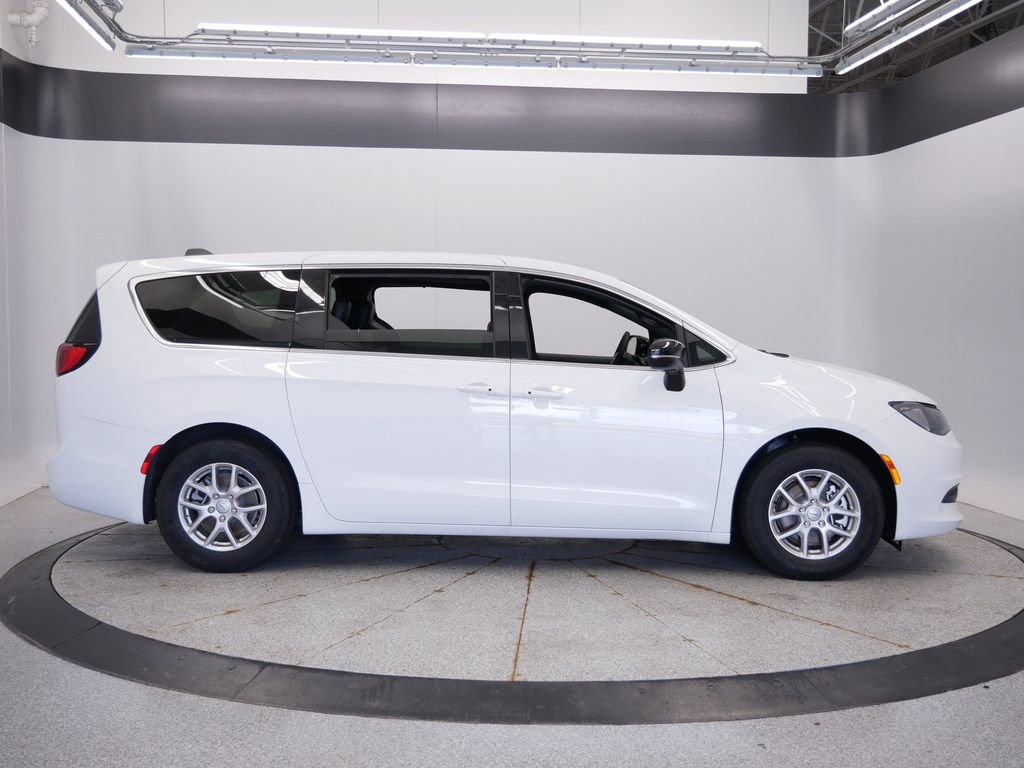 New 2026 Chrysler Voyager LX FWD image 8