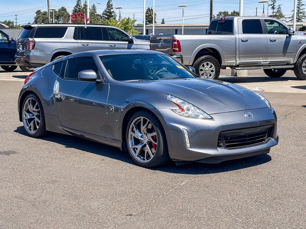Used 2016 Nissan 370Z Coupe RWD image 5