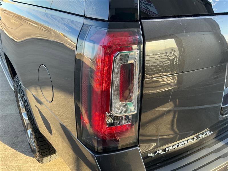 Used 2016 GMC Yukon XL SLT w/ Open Road Package image 19