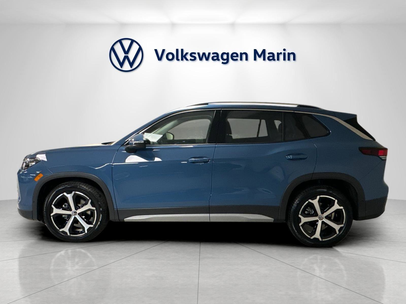New 2026 Volkswagen Tiguan SE FWD image 2