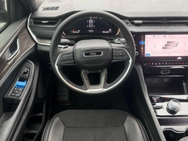 New 2026 Jeep Grand Cherokee Altitude AWD/4WD image 36
