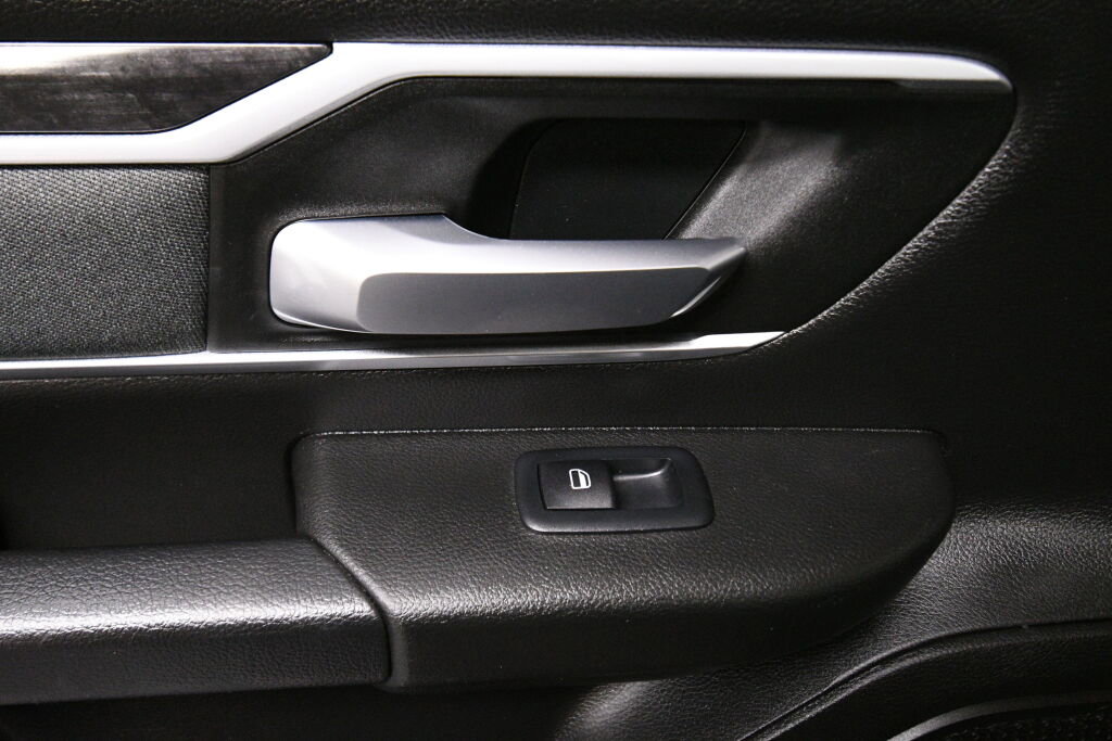 Used 2023 RAM 1500 Big Horn AWD/4WD image 22
