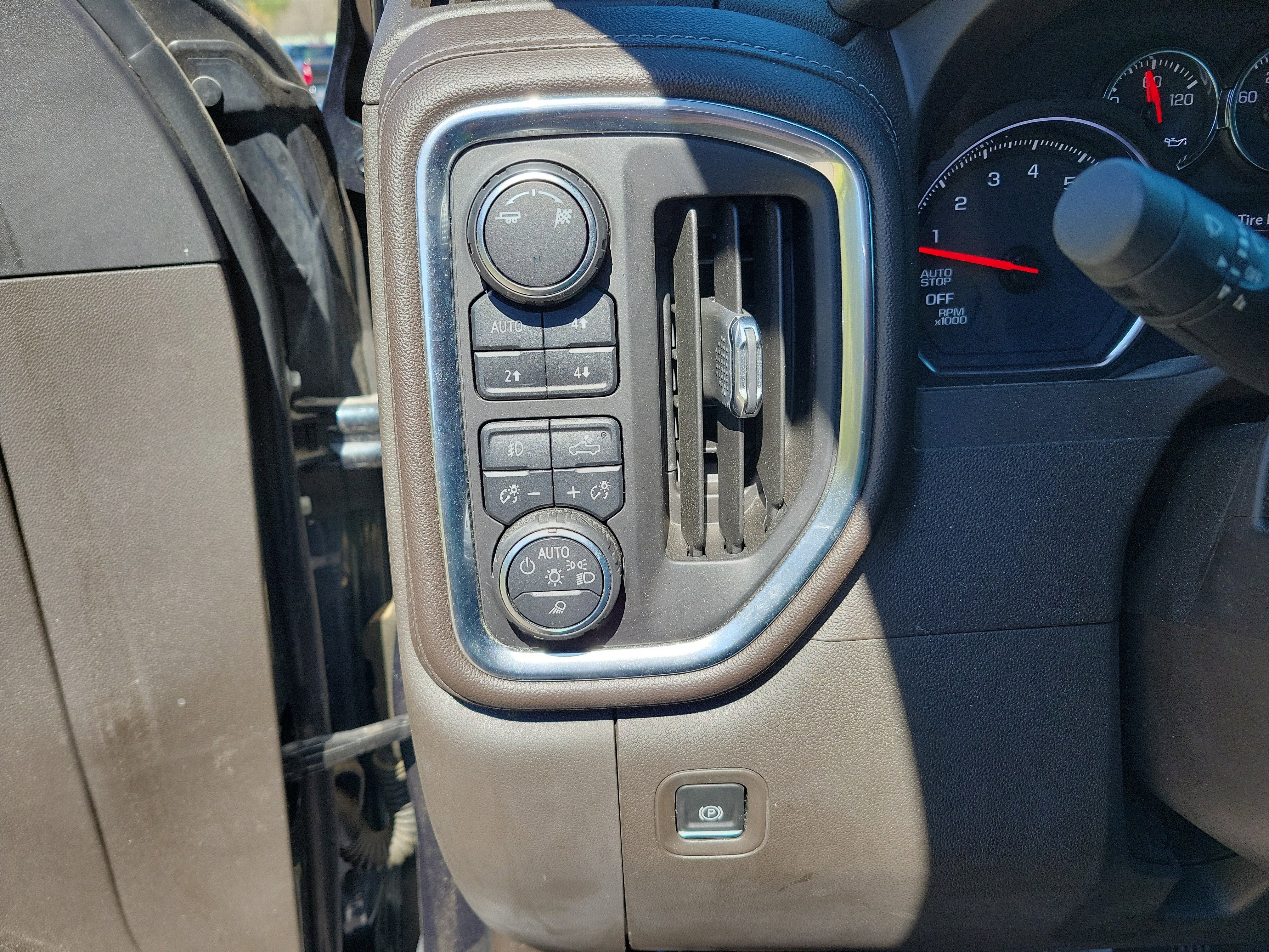 Used 2019 Chevrolet Silverado 1500 RST image 19