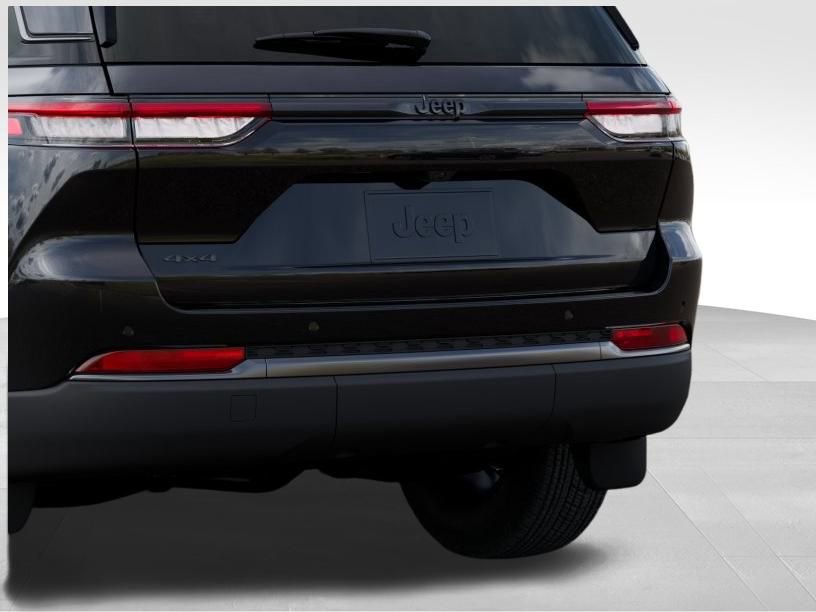 New 2026 Jeep Grand Cherokee Laredo image 13