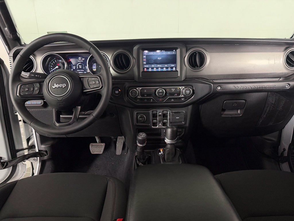 Used 2023 Jeep Wrangler Unlimited AWD/4WD image 15